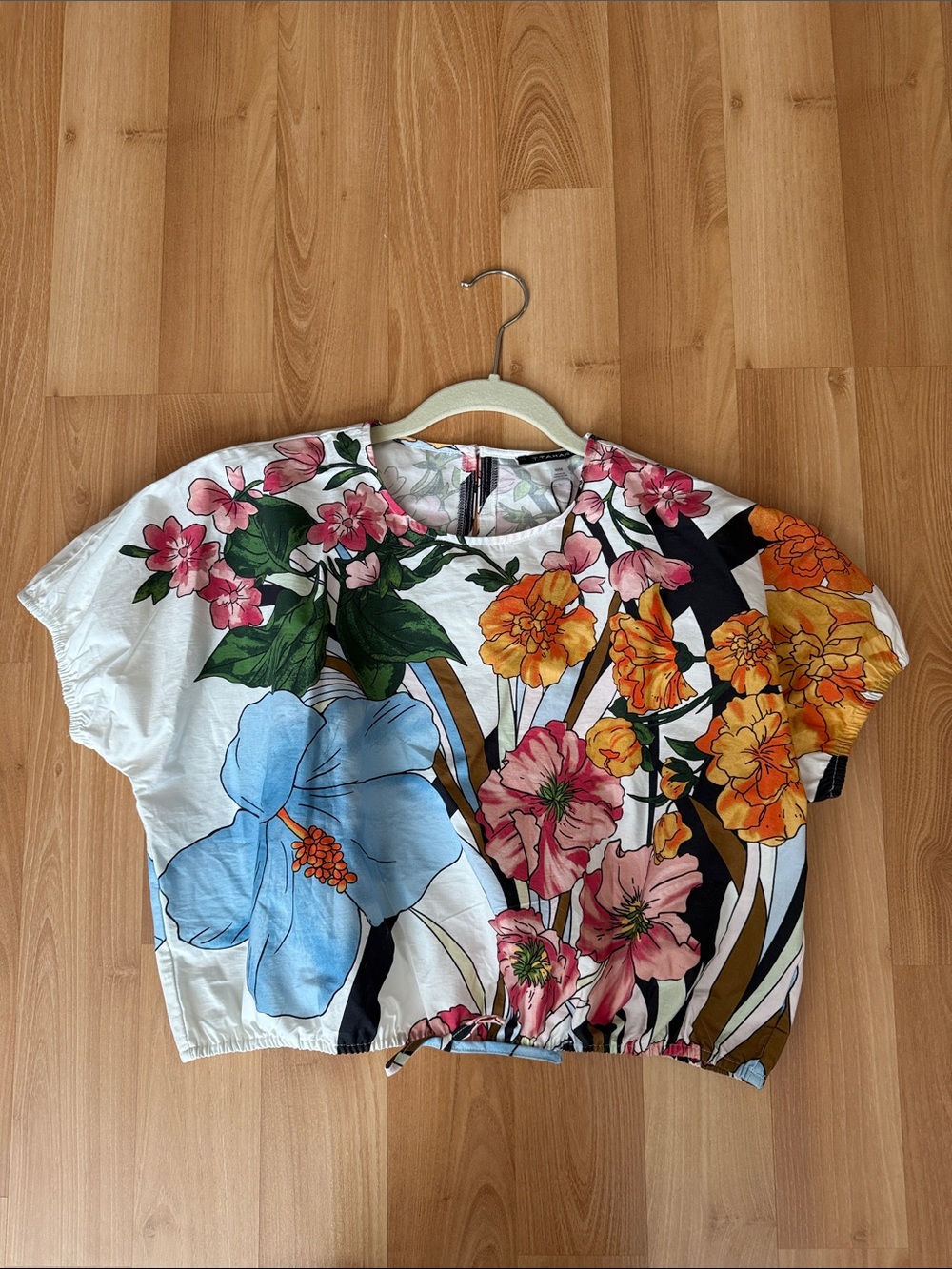 T Tahari White Floral Crop Blouse with Blue, Pink & Orange Blooms